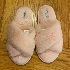 Splendid pink slippers